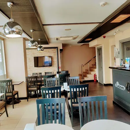 Sinem & Old Istanbul