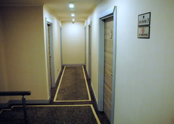 Sinem & Old Hotel Istanbul