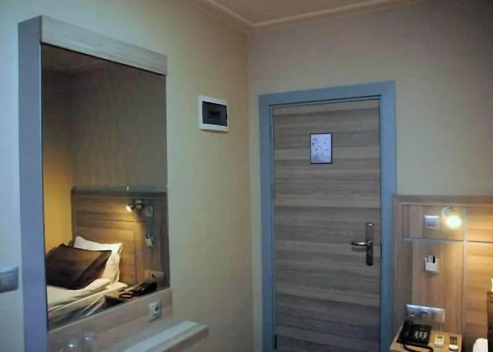 Sinem & Old Hotel 3*