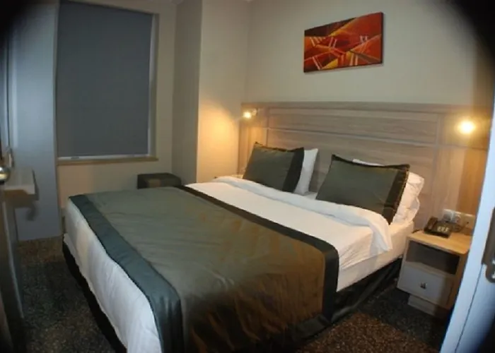 Sinem & Old Hotel Istanbul